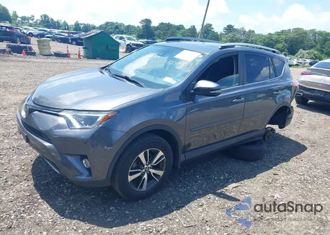 2017 Toyota Rav4 Xle z USA, uszkodzony, nr VIN JTMRFREV8HD200045